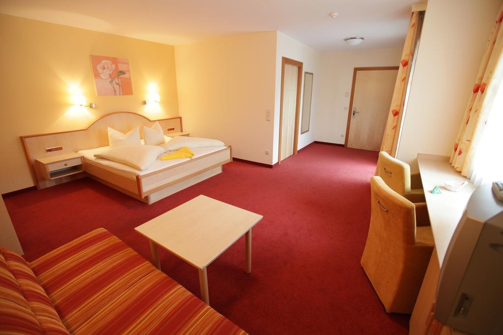 Hotel Gasthof Neuner Imst Oda fotoğraf